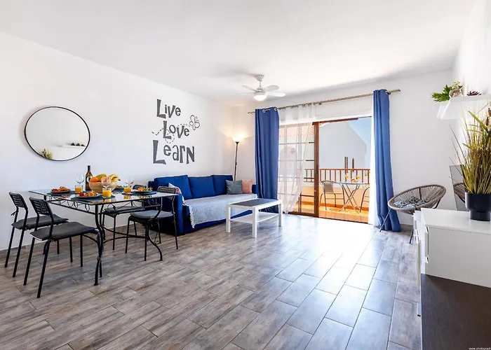 Bouganvillas Ocean View * 아데제