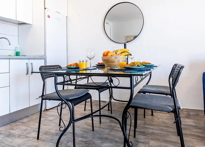 Bouganvillas Ocean View Адехе